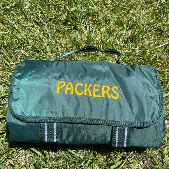 Thirty-One Packers Rollup Outdoor Blanket - Picture 2 of 3